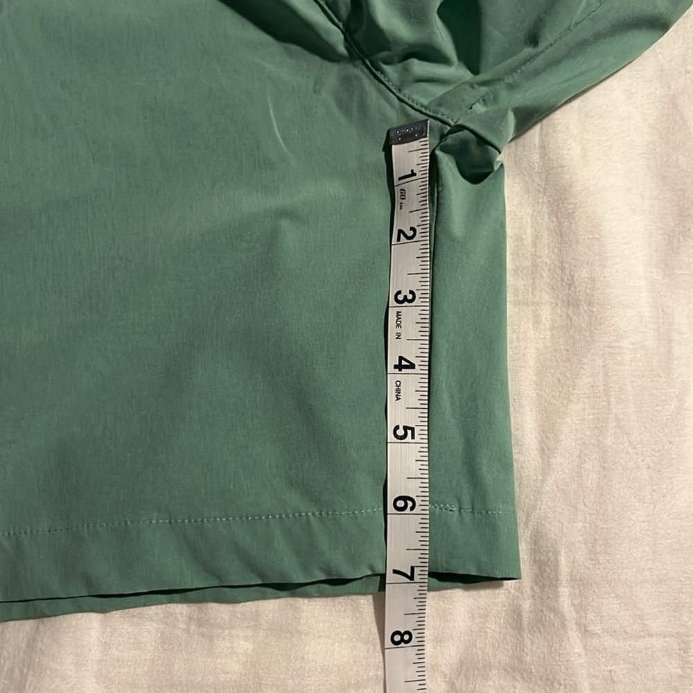 Vineyard Vines performance breaker shorts - Picture 8 of 8